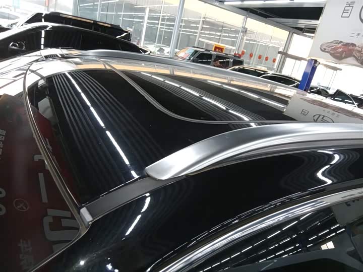 Фото 27 - Hongqi HS5