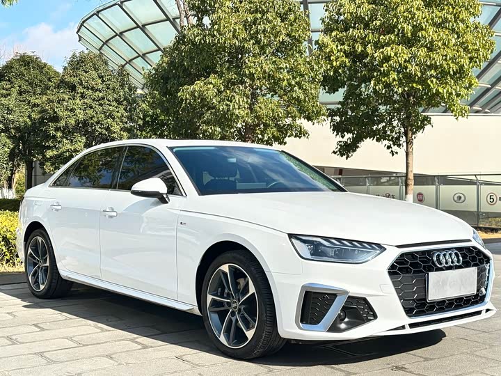 Фото 3 - Audi A4L