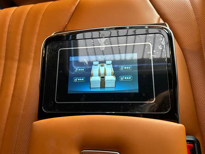 Фото 23 - Mercedes-Benz V-Class