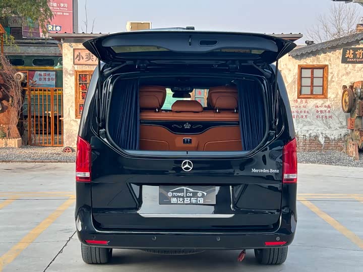 Фото 26 - Mercedes-Benz V-Class