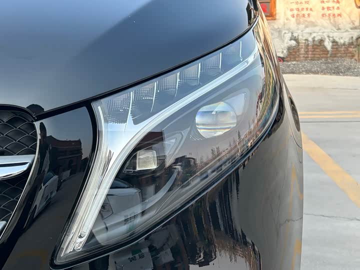 Фото 27 - Mercedes-Benz V-Class