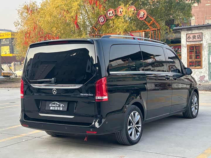 Фото 28 - Mercedes-Benz V-Class