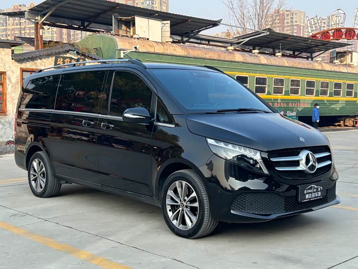 Фото 3 - Mercedes-Benz V-Class