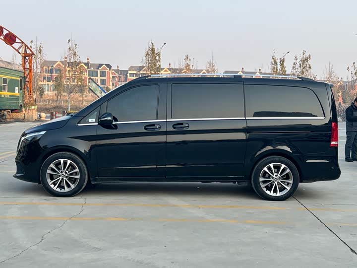 Фото 31 - Mercedes-Benz V-Class