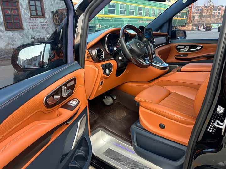 Фото 4 - Mercedes-Benz V-Class