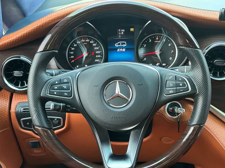 Фото 5 - Mercedes-Benz V-Class