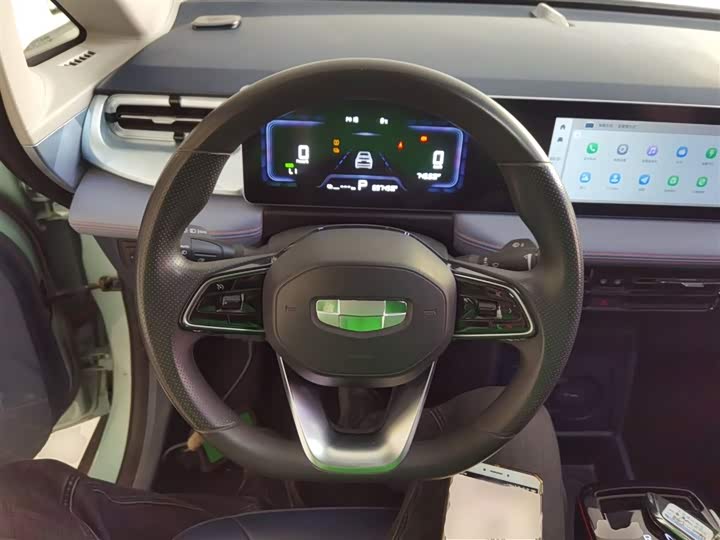 Фото 11 - Geely Geometry E Firefly