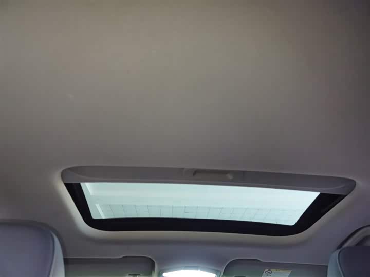 Фото 18 - Geely Geometry E Firefly