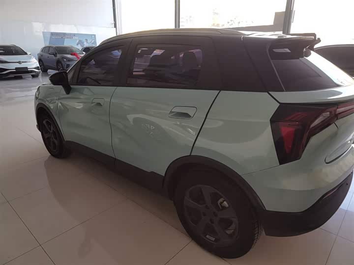 Фото 5 - Geely Geometry E Firefly