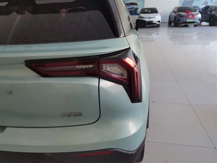 Фото 8 - Geely Geometry E Firefly