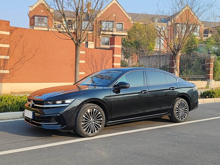 Фото 1 - Volkswagen Magotan