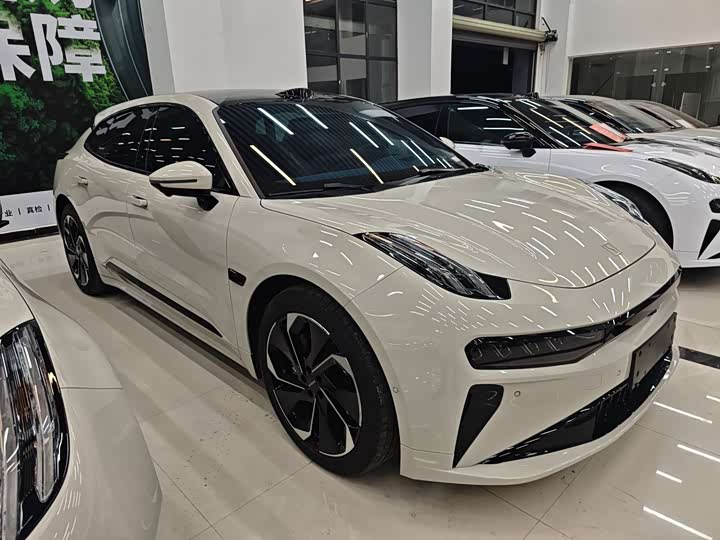 Фото 3 - Zeekr 001