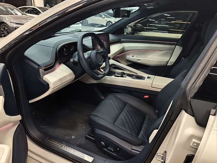 Фото 5 - Zeekr 001