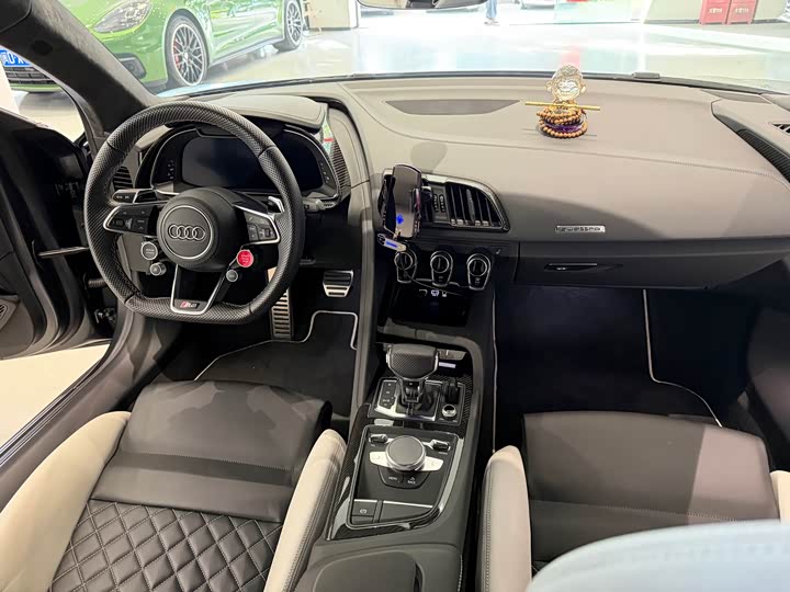 Фото 9 - Audi R8