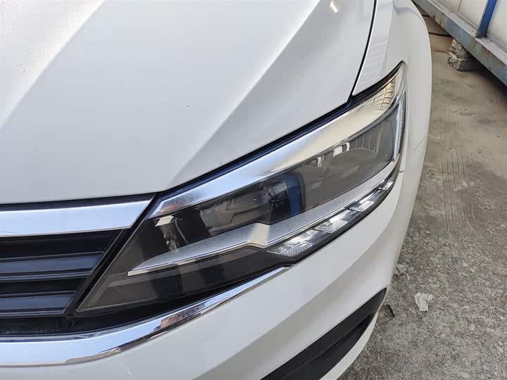 Фото 24 - Volkswagen Lamando L