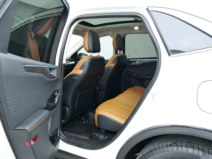 Фото 9 - Ford Escape