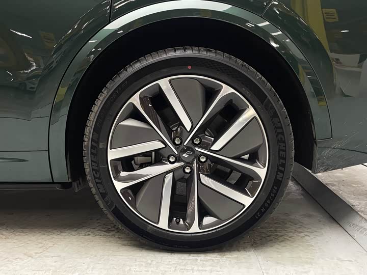 Фото 6 - LiXiang L9