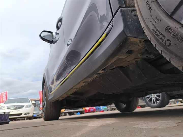 Фото 22 - Roewe RX5 Hybrid