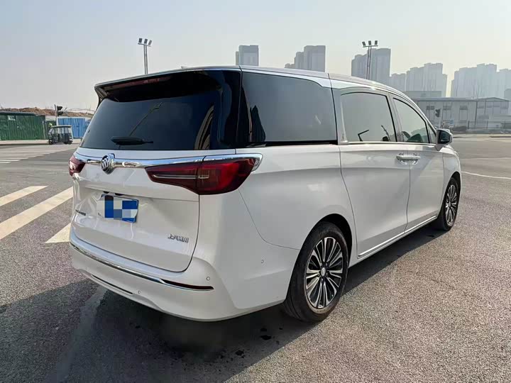 Фото 4 - Buick GL8 ES