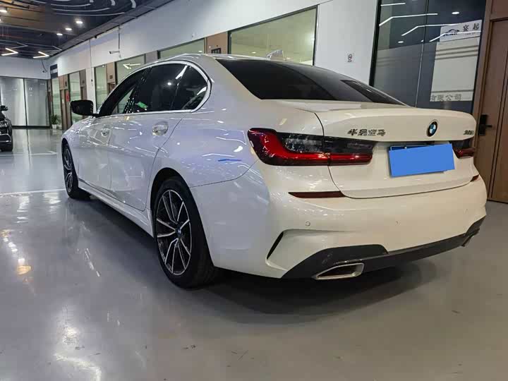 Фото 14 - BMW 3 Series