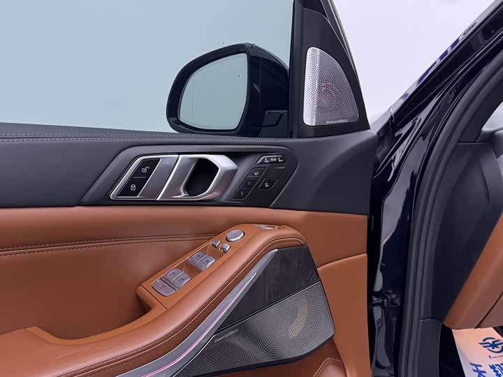 Фото 19 - BMW X7