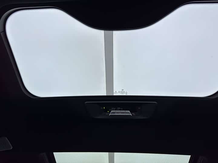 Фото 22 - BMW X7