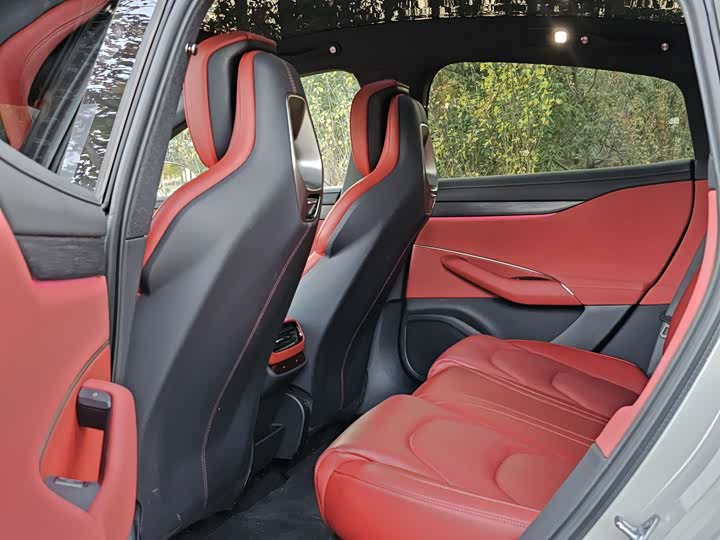 Фото 9 - Xiaomi SU7