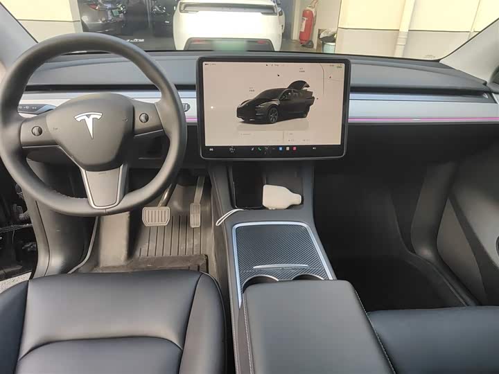 Фото 10 - Tesla Model Y