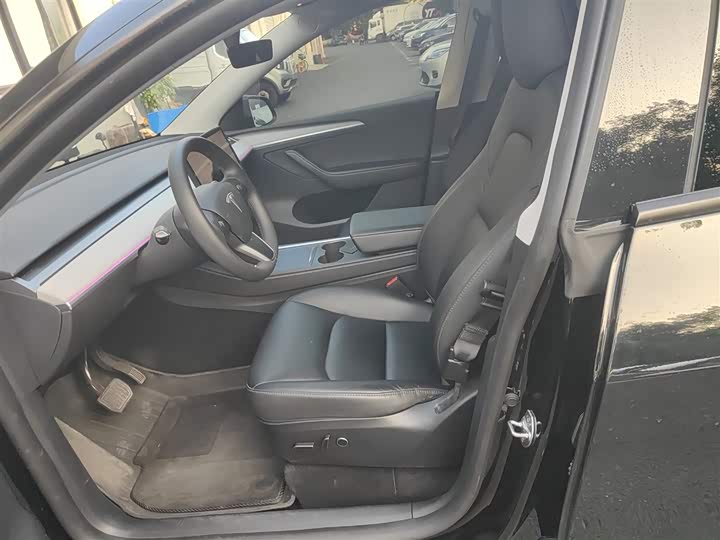 Фото 15 - Tesla Model Y