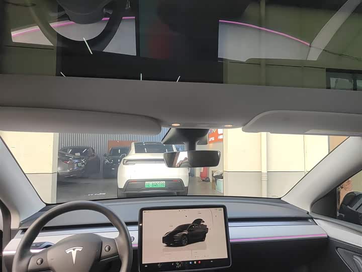 Фото 18 - Tesla Model Y