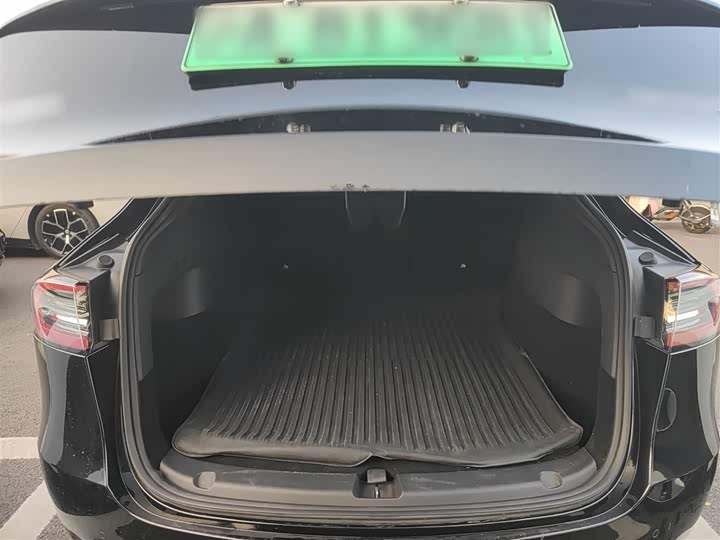 Фото 19 - Tesla Model Y