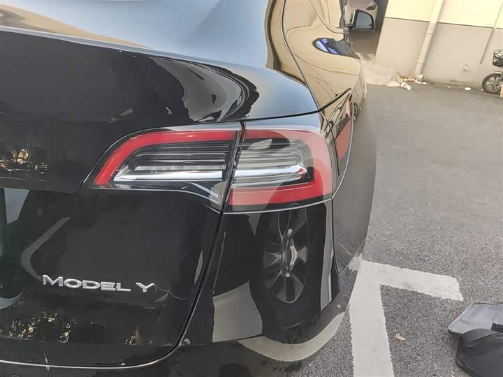 Фото 8 - Tesla Model Y