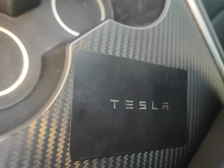 Фото 9 - Tesla Model Y