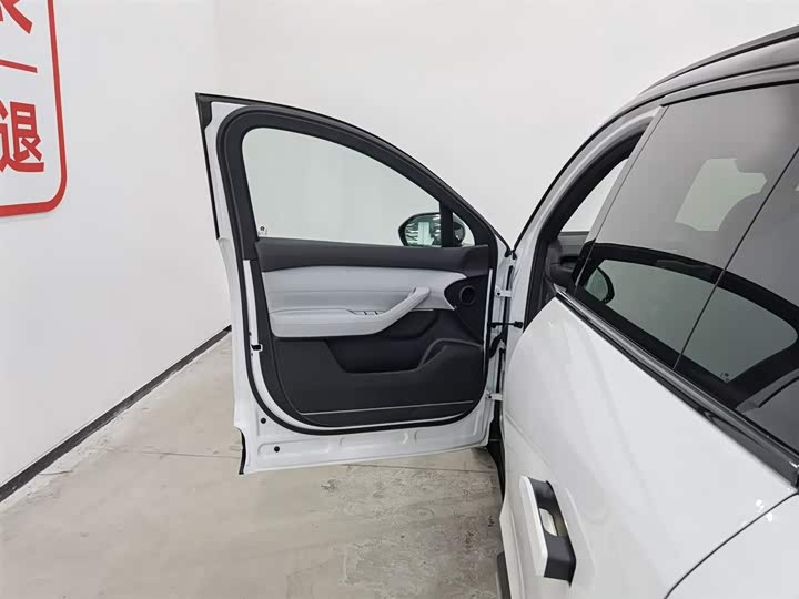 Фото 8 - Nio ES6