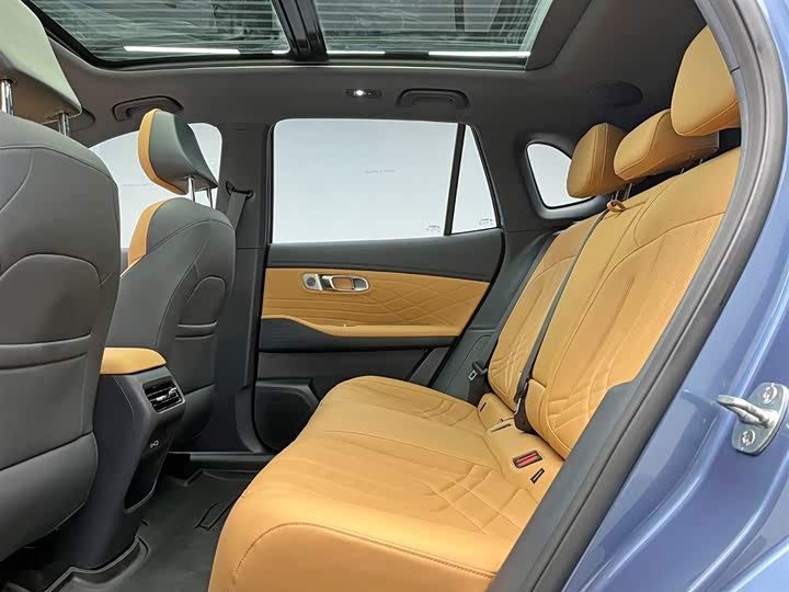 Фото 18 - Geely Galaxy Starship 7