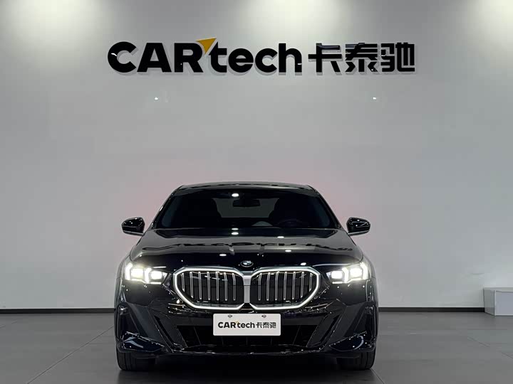 Фото 2 - BMW 5 Series