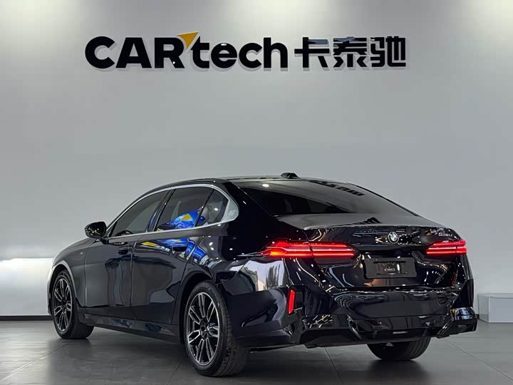 Фото 26 - BMW 5 Series