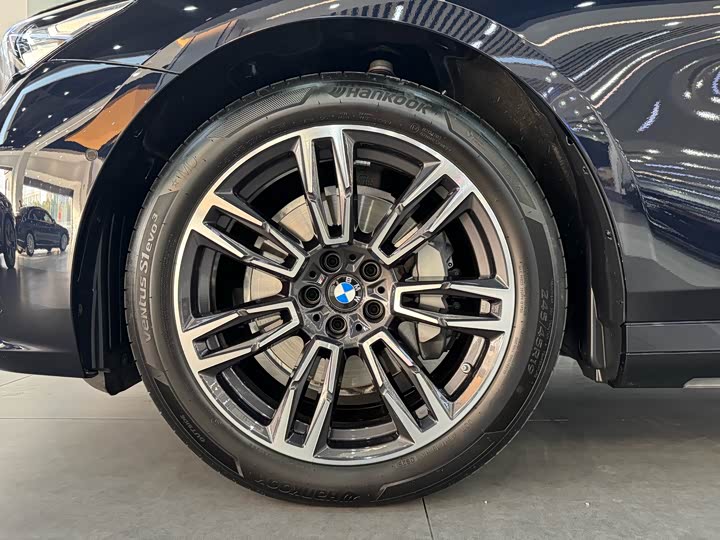 Фото 5 - BMW 5 Series