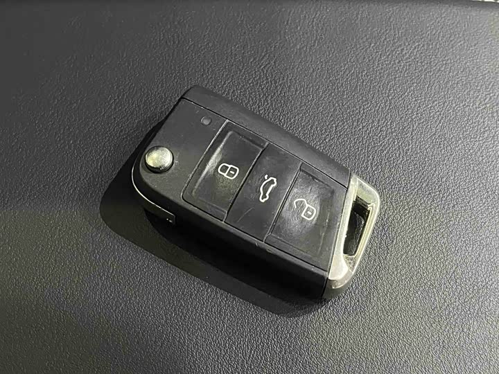 Фото 10 - Volkswagen Magotan