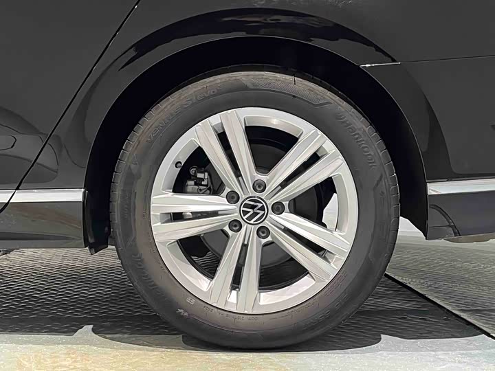 Фото 15 - Volkswagen Magotan