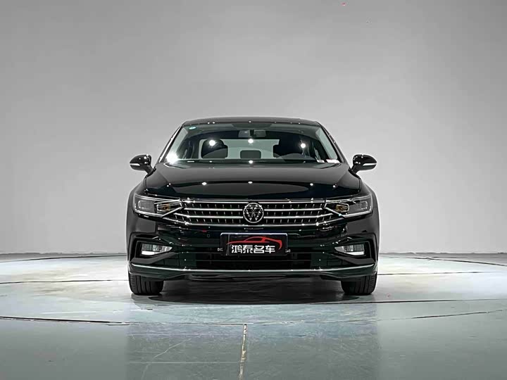 Фото 2 - Volkswagen Magotan