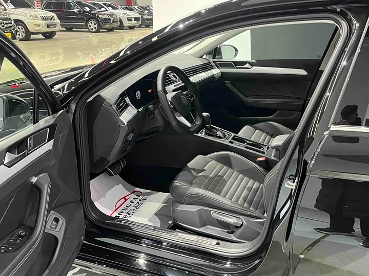 Фото 5 - Volkswagen Magotan