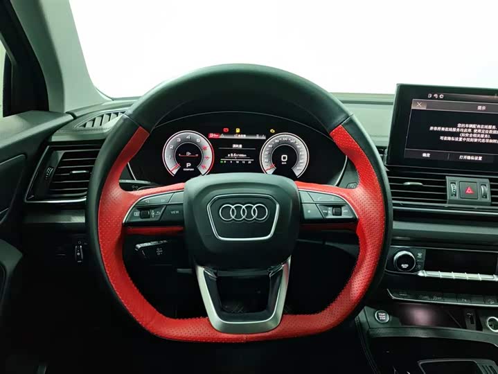 Фото 11 - Audi Q5L