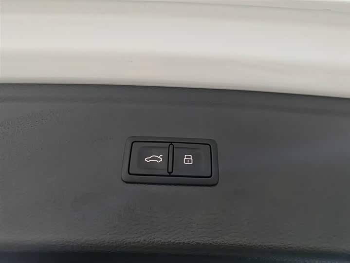 Фото 12 - Audi Q5L