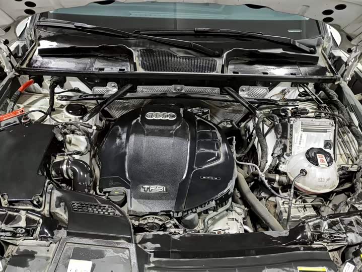 Фото 16 - Audi Q5L