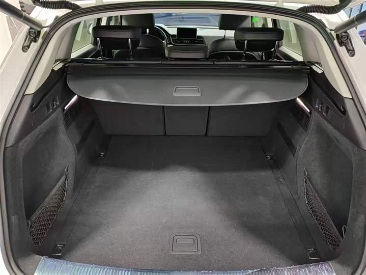 Фото 17 - Audi Q5L