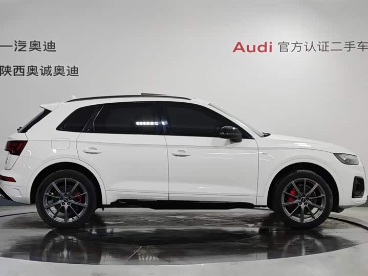 Фото 3 - Audi Q5L