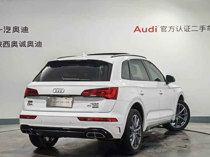 Фото 4 - Audi Q5L