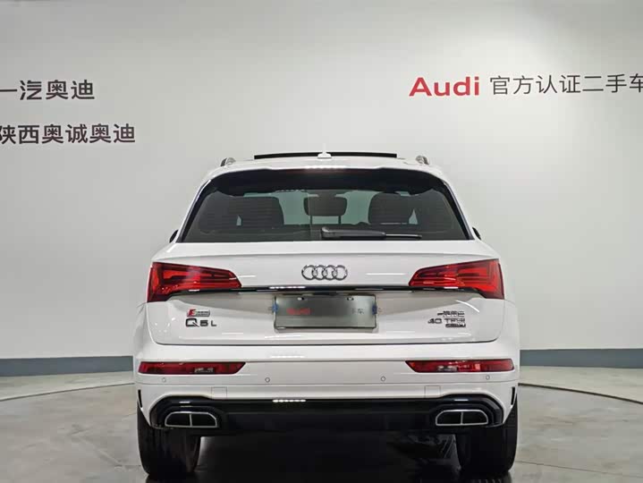 Фото 5 - Audi Q5L