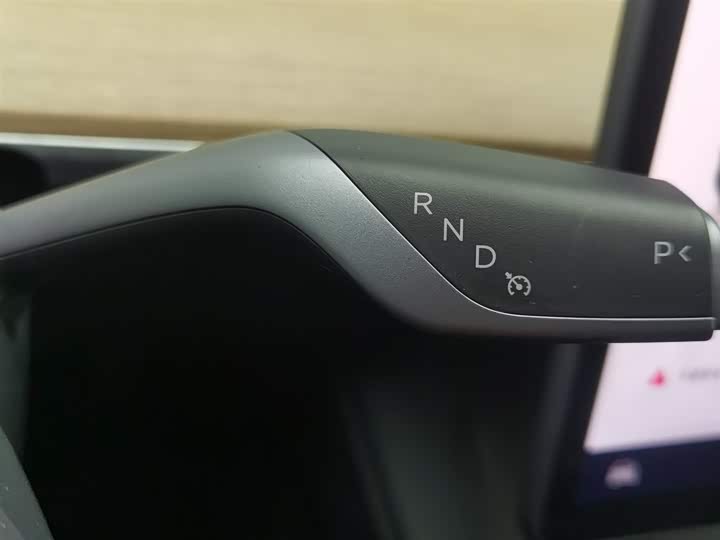 Фото 13 - Tesla Model 3